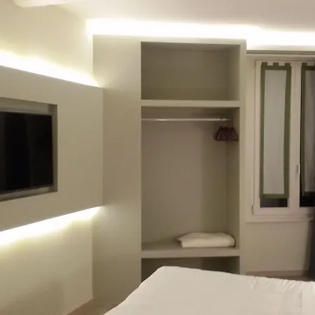 Ξενοδοχείο Borgovico 3*