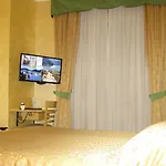 Borgovico מלון 3*